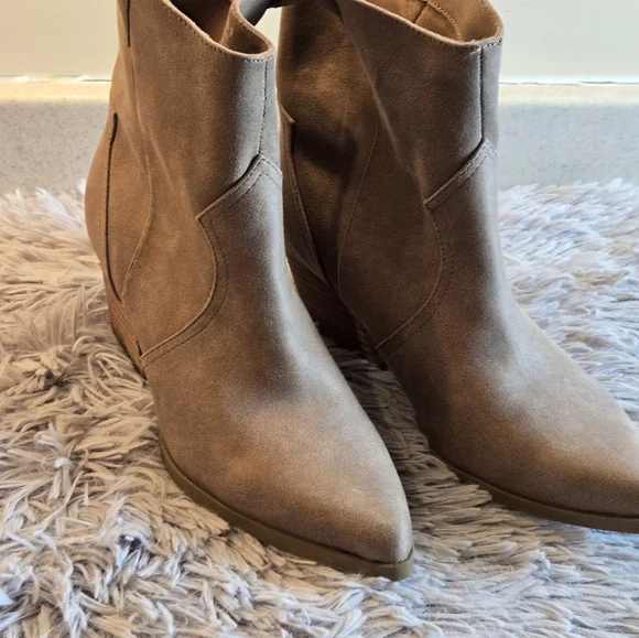 Dolce Vita Tan Suede Ankle Boots Western Style Size 9 New - Picture 6 of 13